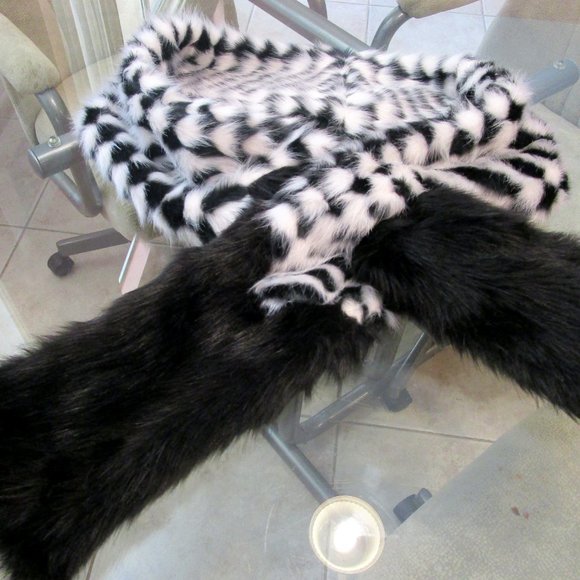 Women's Wrap - Picture 3 of 4